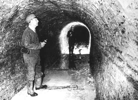 Inspecting the Victoria Tunnel in 1976